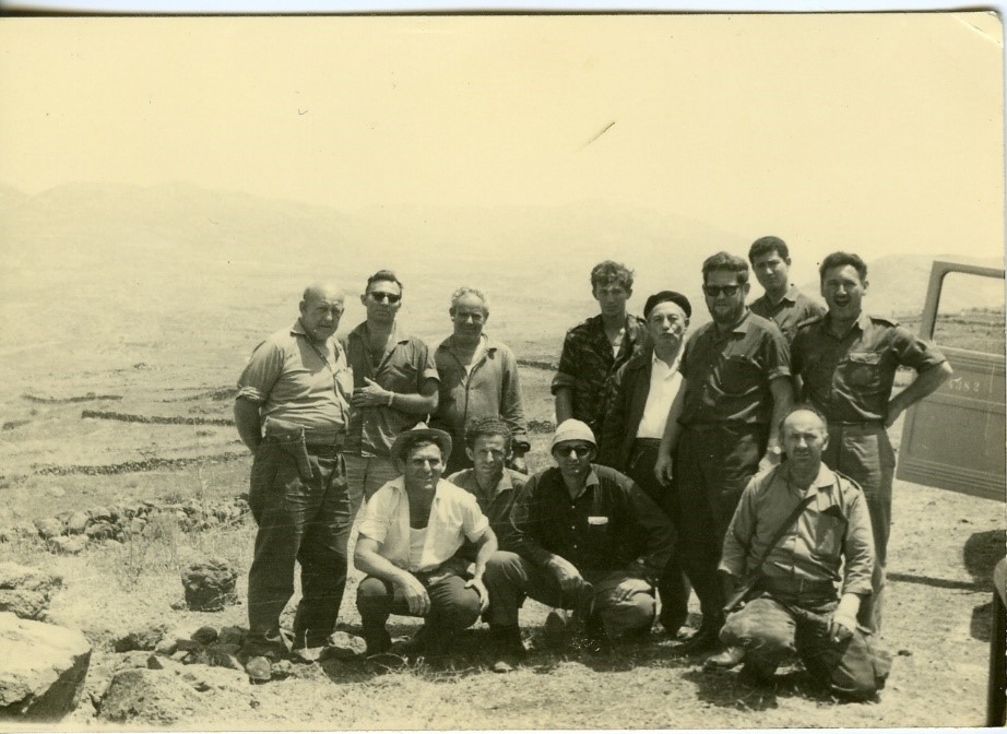 קבוצת עובדי חברת החשמל בקוניטרה, רמת הגולן, בזמן המלחמה